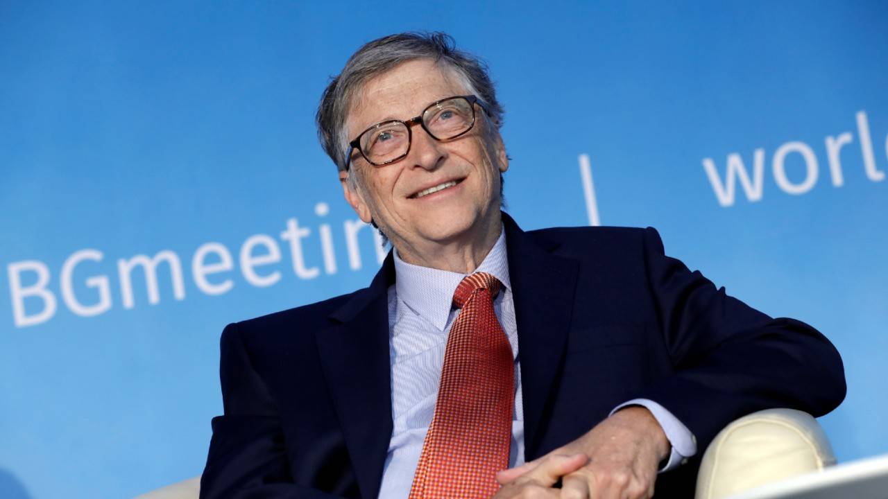 Bill Gates korona virüsü için tarih verdi