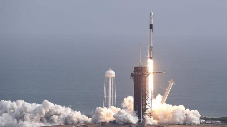 İlk astronotlu SpaceX roketi fırlatılıyor
