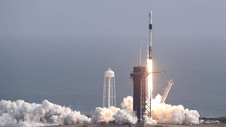 Yeni uzay çağı! İlk astronotlu SpaceX roketi fırlatılıyor