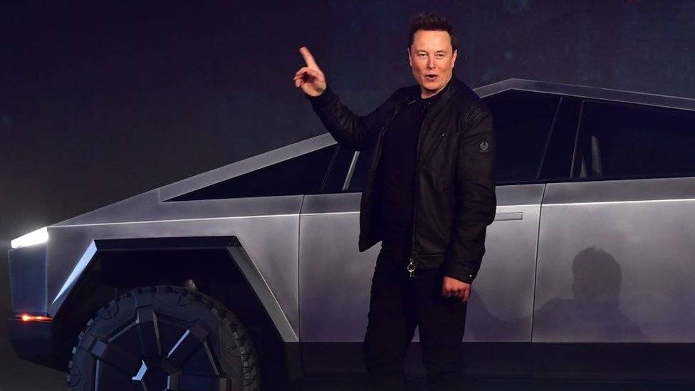 Elon Musk Rockstar Games ve Jeff Bezos ile dalga geçti