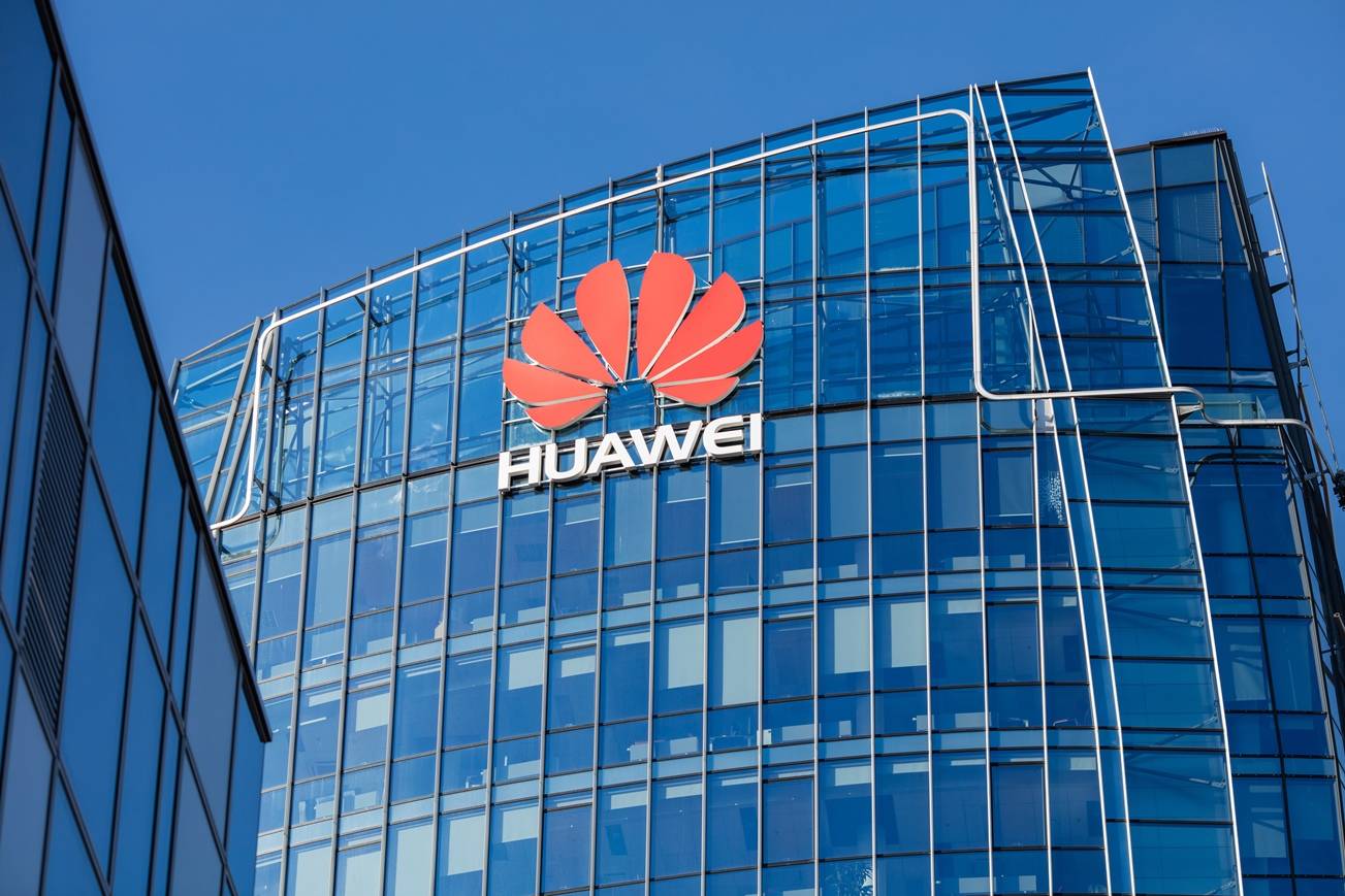 Huawei için kötü haber! İngiltere Amerika baskısına yenik düştü