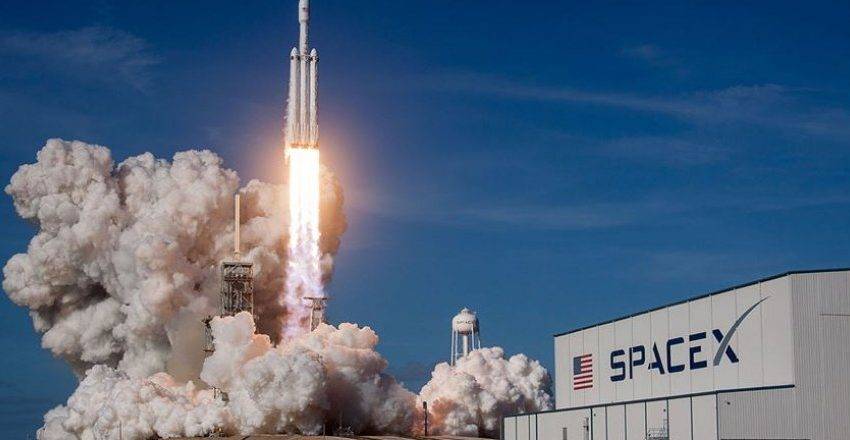 SpaceX 60 yeni Starlink uydusunu uzaya gönderdi