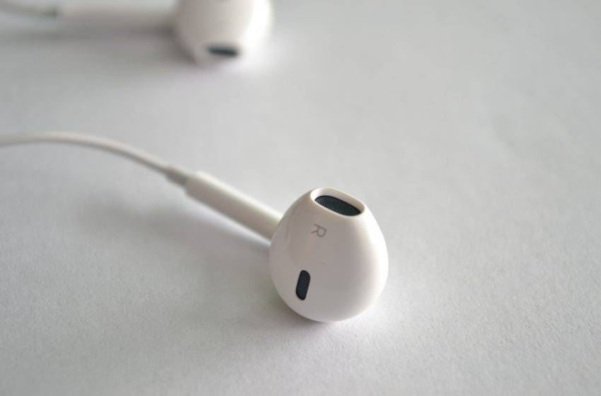 Fransa’da iPhone 12 kutularından EarPods çıkması zorunlu hale geldi