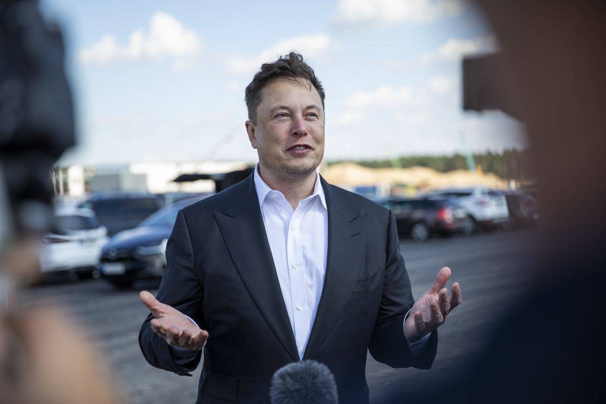 Elon Musk, Gates'i geçerek en zengin ikinci kişi oldu