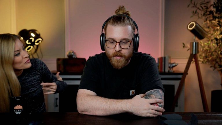 AirPods Max kutusu açıldı ve ortaya çıktı! İşte o görüntüler