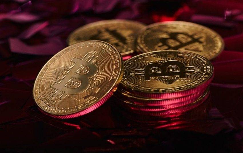 Anket: ”Bitcoin ve Tesla hisse senedi en büyük balonlar”