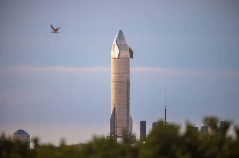 Starship SN10 roketi indikten sonra patladı!