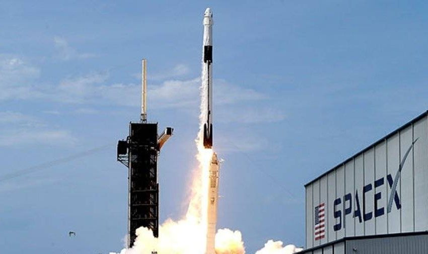 SpaceX uçaklara da Starlink interneti sağlamak istiyor