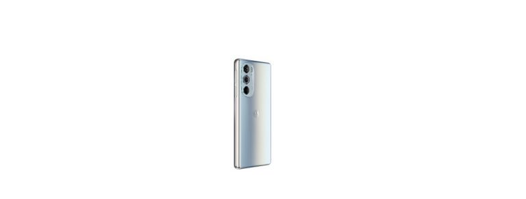 Ekran altı kameralı Motorola Edge X30